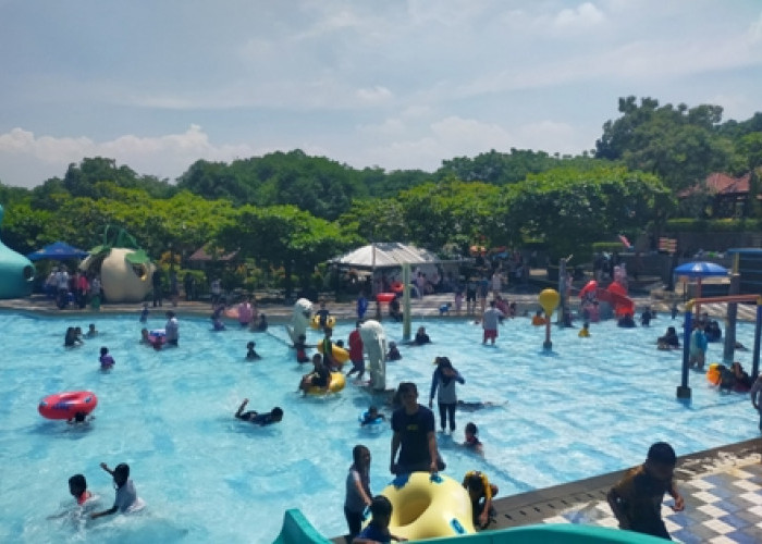 Liburan Nataru 2025, Jembar Waterpark Diserbu Pengunjung