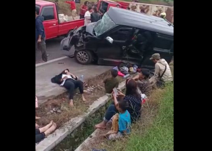 Kecelakaan di Gronggong Cirebon Hari Ini, Diawali Truk Gagal Nyalip