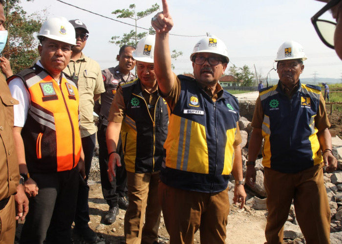 Bupati Imron Minta Warga Pantau Progres Pembangunan Infrastruktur di Wilayah Timur Kabupaten Cirebon