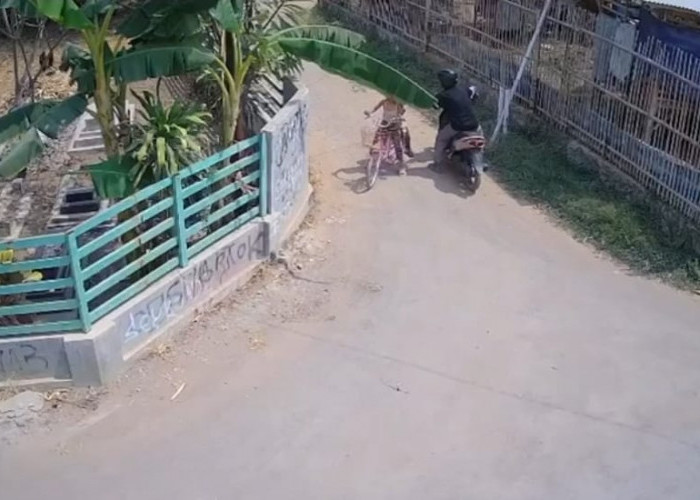 CCTV Rekam Aksi Jambret Anak di Pabuaran, Pelaku Tancap Gas Usai Rampas Barang