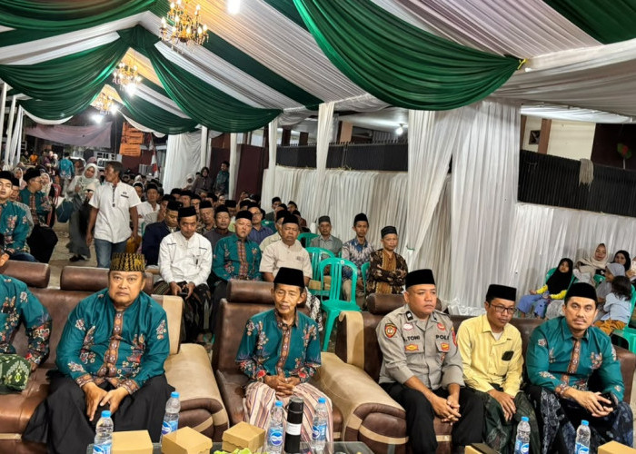 Ratusan Jamaah Hadiri Pengajian Akbar Maulid Nabi di Perumahan Taman Pelangi Cirebon