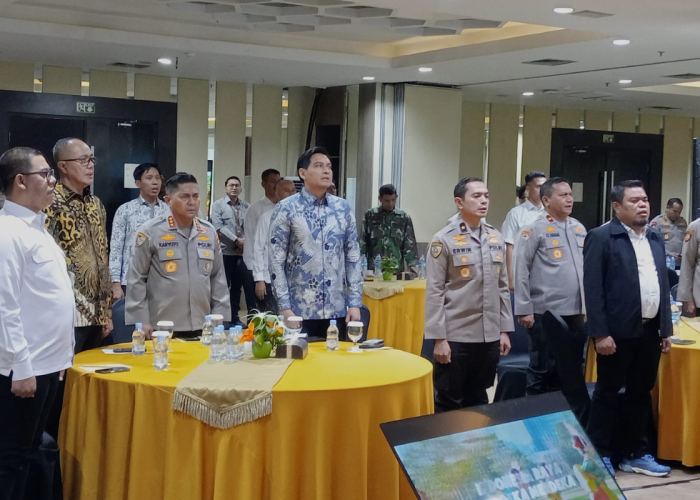 Petani Indramayu Ungkap Peran Komjen Karyoto, Turun Langsung hingga Panen Jagung Berhasil