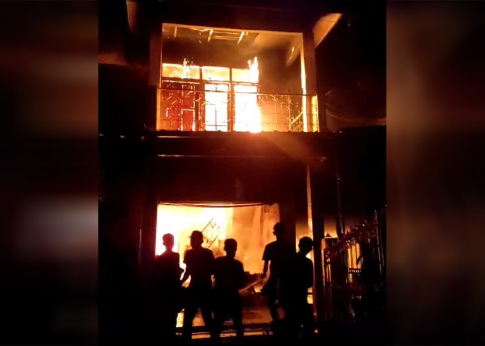 Kebakaran di Kuningan, Rumah dan Toko Ludes Terbakar di Desa Subang saat Pemadaman Listrik