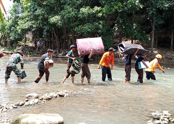 Evakuasi Korban Bencana Alam di Cirebon, Kodim 0620 Sigap Laksanakan Hal Ini
