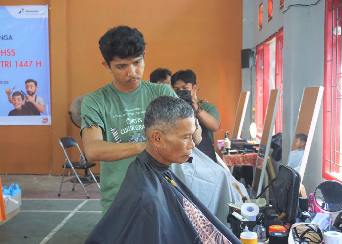 Berdayakan Warga Lokal, PEP Sangasanga Field dan PHSS Gelar Program'CurTis:Cukur Gratis'Jelang Idulfitri 