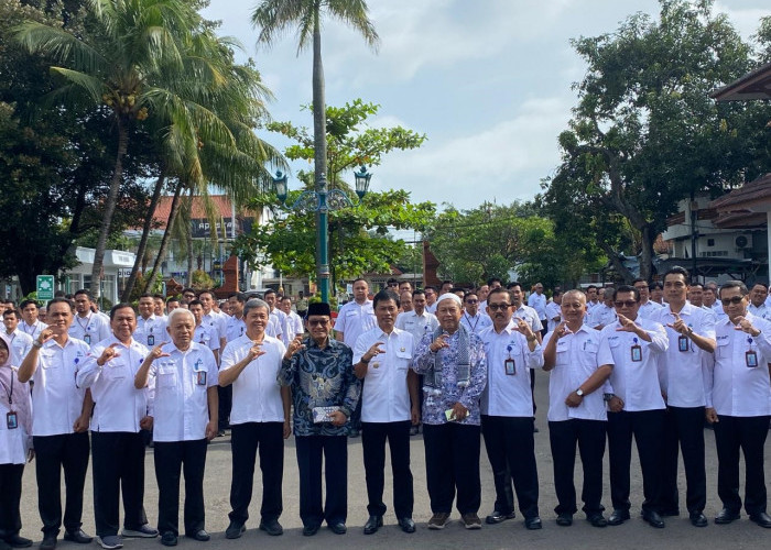 Wali Kota Effendi Edo Lepas Purna Tugas Dirut Perumda Air Minum Tirta Giri Nata dalam Suasana Halal Bihalal