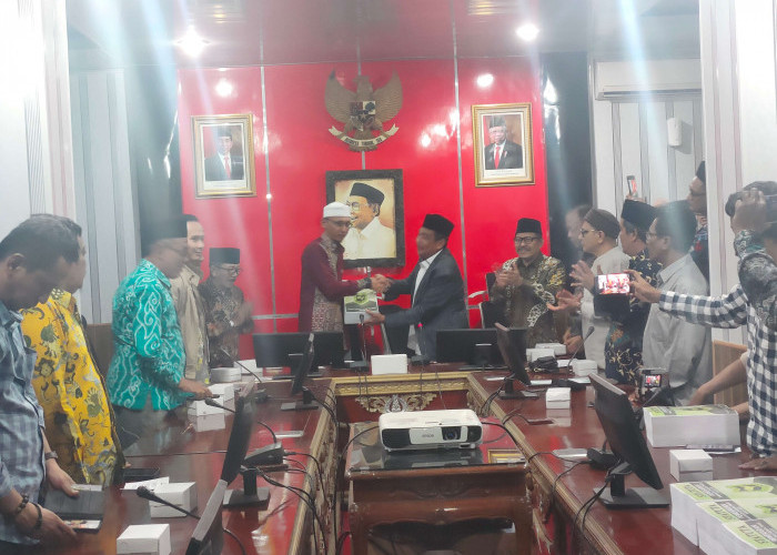 FCTM Datangi Kantor DPRD Kabupaten Cirebon, Serahkan Statuta Sebagai Syarat Pembentukan Pansus