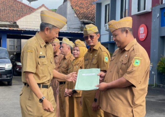 ASN Kuningan Naik Pangkat, 5 Pegawai Diskominfo Terima SK Resmi