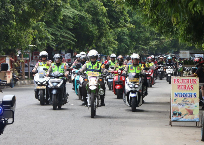Pantau Situasi Kabupaten Cirebon, Kapolresta Patroli Gunakan Sepeda Motor