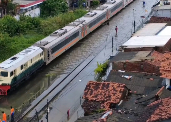 Banjir Ganggu Jalur KA, KAI Daop 3 Cirebon Batalkan 25 Perjalanan dan Sediakan Bus Pengganti