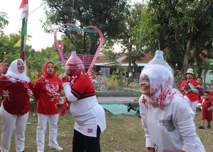 Warga Asrama Korem Peringati HUT Ke-79 RI dengan Beragam Lomba