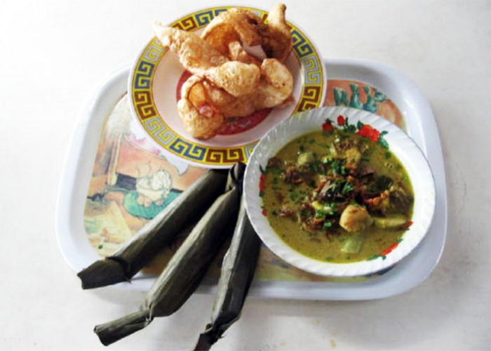 5 Rekomendsi Rumah Makan Empal Gentong di Cirebon, Cocok untuk Makan Siang atau Malam 