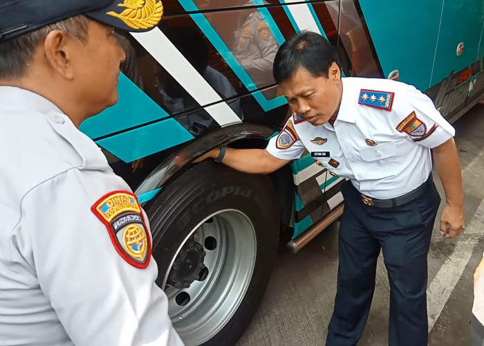 Ramp Check Bus di Terminal Harjamukti, Pemkot Cirebon Pastikan Armada Mudik Lebaran 2026 Aman