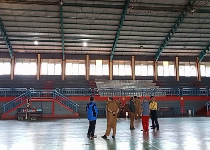Tinjau GOR Ranggajati dan Stadion Watubelah, Ikin Asikin Bicara Kelayakkan dan Pembinaan Olahraga