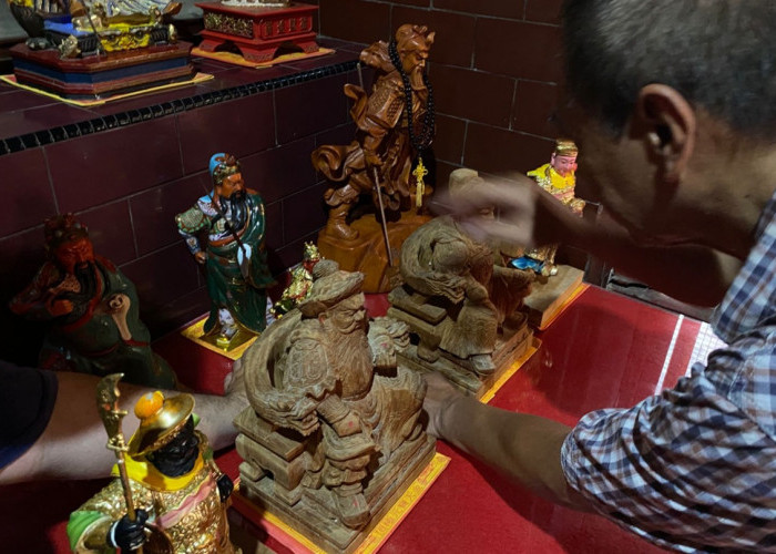 Ritual Jelang Imlek di Vihara Dharma Rahayu, Vihara Tertua di Indramayu