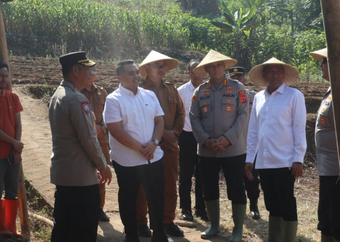 Petani di Kuningan Kembangkan Bawang Putih Langsung Didatangi Kapolda Jabar