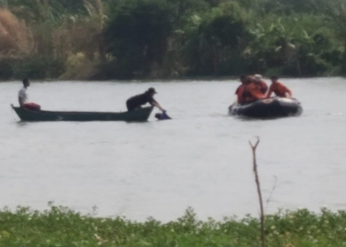 Tragis, Pasutri Tenggelam di Cimanuk, Alami Perahu Bocor Saat Menyebrang Sungai