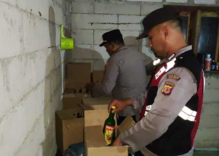 Cipta Kondisi Ramadan, Polisi Indramayu Gelar Razia Miras di Juntinyuat Amankan Ratusan Botol