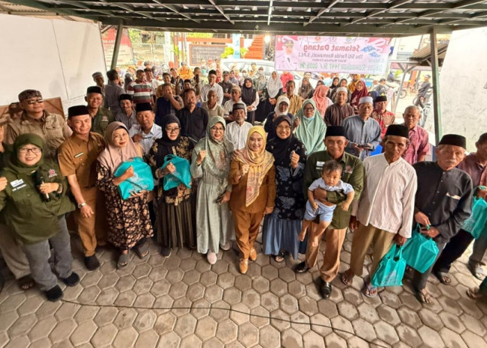 Wakil Walikota Cirebon Hadiri Gebyar Ramadan Karyamulya, 50 Warga Terima Bantuan