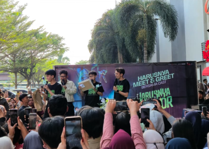 Segera Tayang, Para Pemain Film Harusnya Horor Bikin Heboh Penggemar di Cirebon