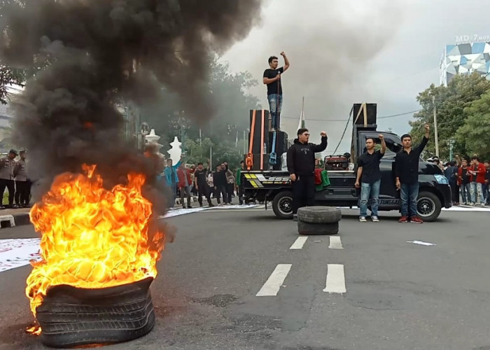 GMC Gelar Aksi Unjuk Rasa di Depan DPRD Kota Cirebon, Berikut Tuntutannya 