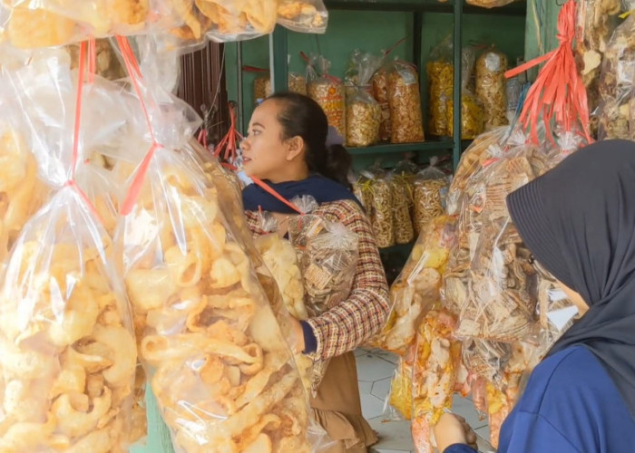 Oleh-oleh Kerupuk khas Cirebon Diserbu Pemudik, Penjualan Meningkat 10 Kali Lipat