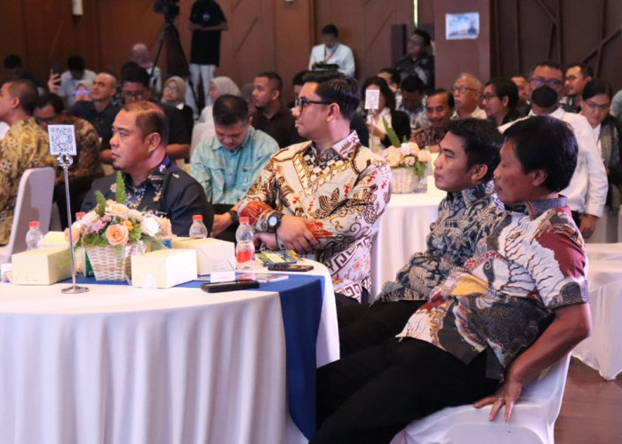 Tak Hanya APBD, Pemkab Cirebon Percepat Perbaikan Jalan Lewat Pembiayaan Inovatif