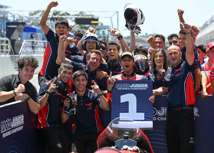 Pebalap Binaan Astra Honda Cetak Sejarah Terkencang di Estoril