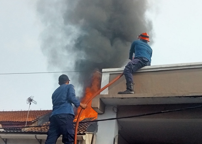 Kebakaran di Cirebon Hari Ini, Rumah Warga Taman Kalijaga Permai Dilalap Api