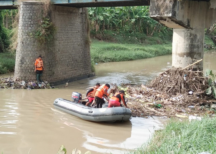 Santri yang Hanyut di Sungai Ciwaringin, Jenazah Ditemukan 