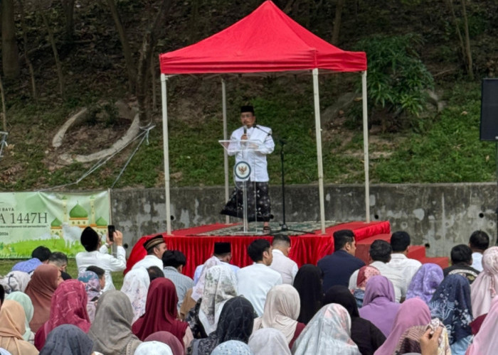 KH May Dedu Jadi Imam Salat Id di Hongkong, Ajak PMI Teladani Keteguhan Siti Hajar