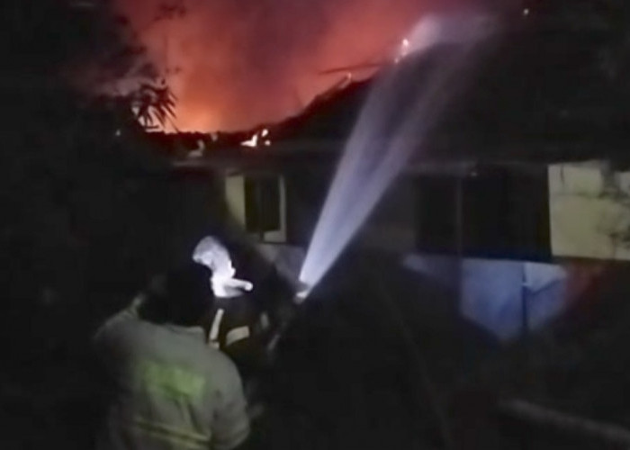 Rumah Warga Indramayu Terbakar akibat Dugaan Korsleting Listrik, Tak Ada Korban Jiwa