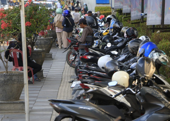 Parkir Liar Jalan Cipto Cirebon Makin Meresahkan, Dishub Salahkan Pengelola Mall