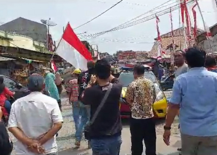 BREAKING NEWS: Pedagang Pasar Junjang Demo, Truk Proyek Disuruh Putar Balik