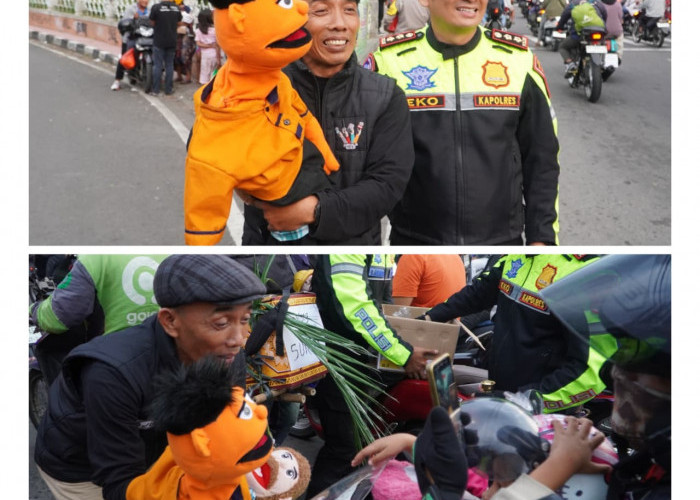 Unik! Polisi Cirebon Bagi Takjil dan Boneka untuk Pemudik di Pos Pam Pemuda
