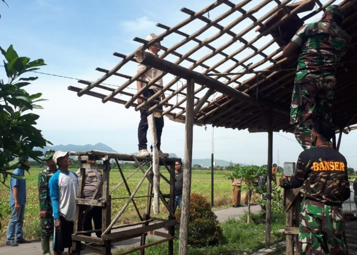 12 Rumah di Desa Cengkuang Palimanan Cirebon Rusak Disapu Angin 