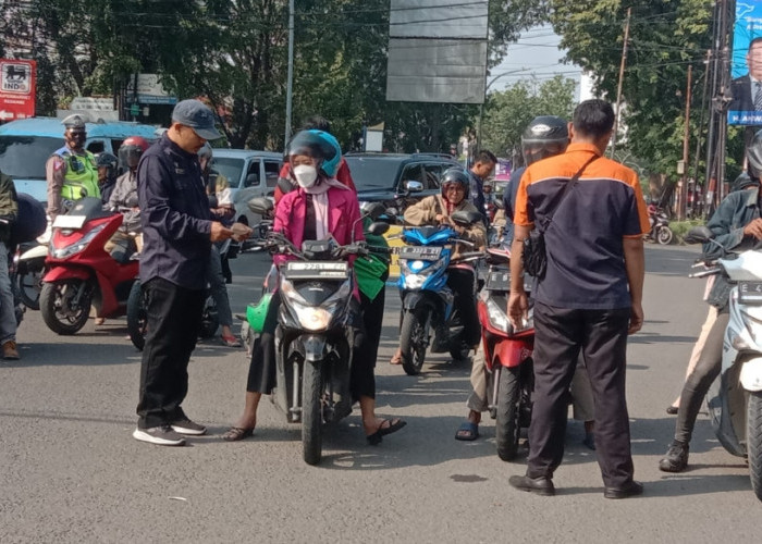 Optimalkan Pendapatan Daerah, Samsat Cirebon dan Petugas Gabungan Gelar Razia Kendaraan