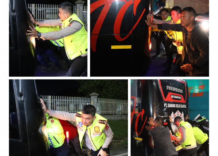 Mobil Mogok di Jalur Arteri Kedawung, Polisi Gerak Cepat Urai Kemacetan Arus Balik