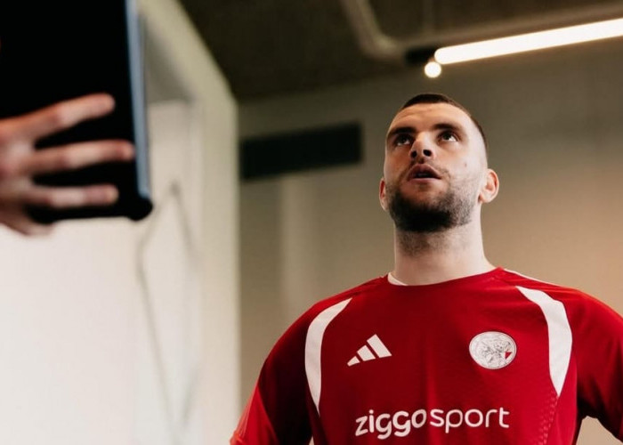 Didukung Netizen Belanda Jadi Kiper Utama di Ajax, Maarten Paes Bisa Gantikan Ter Stegen Doyan Blunder