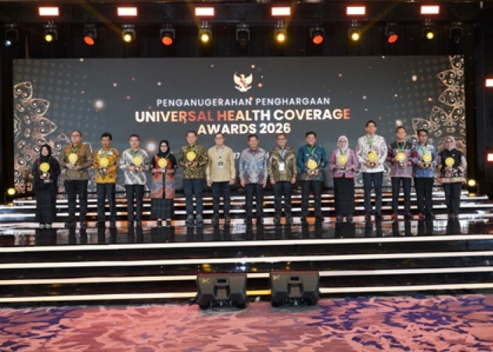 Ratusan Kepala Daerah Terima Penghargaan di UHC Awards 2026
