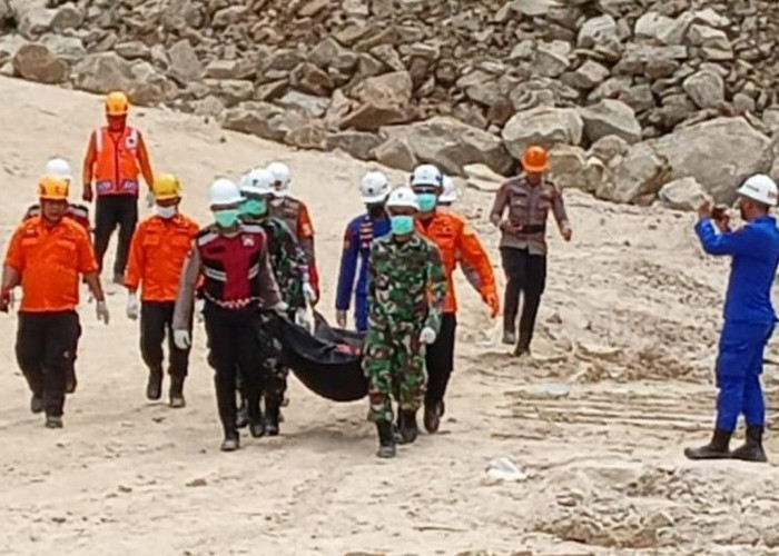 Identitas 2 Korban Longsor Gunung Kuda Hari ini, Diperkirakan 6 Korban Masih Tertimbun