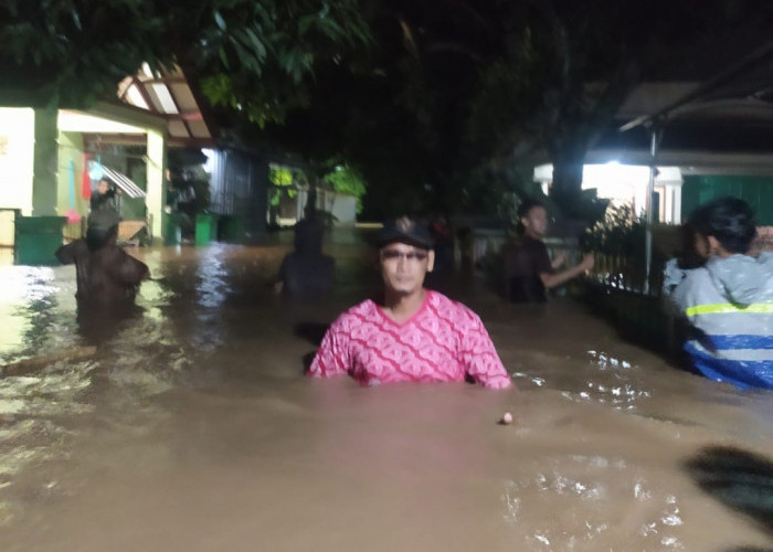 Hujat Lebat, Sungai Ciputih dan Singaraja Meluap, Cirebon Timur Diterjang Banjir