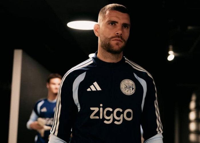 Ajax VS Willem II Tuntas 5-1: Maarten Paes Gacor, Main 90 Menit Jadi Kiper, Nathan Tjoe-A-On Kurang Beruntung