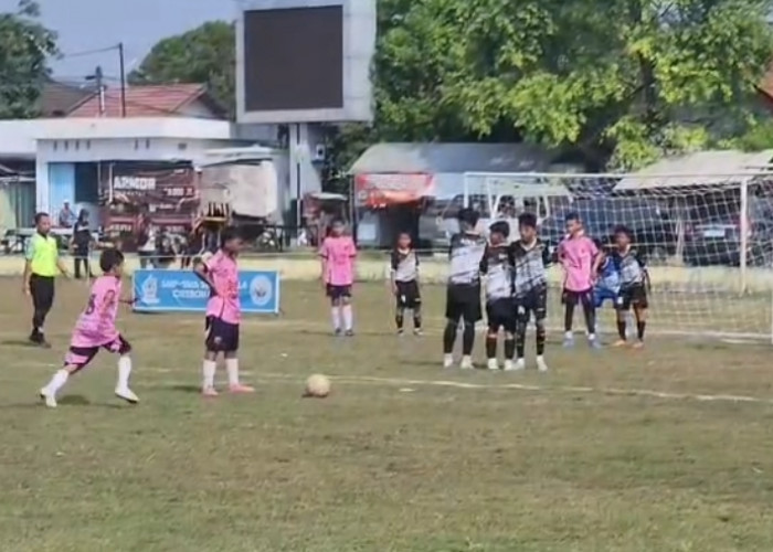 Liga TopSkor Cirebon U-12: Garuda Jaya dan APRC Biru Saling Serang, Skor Akhir 0-0