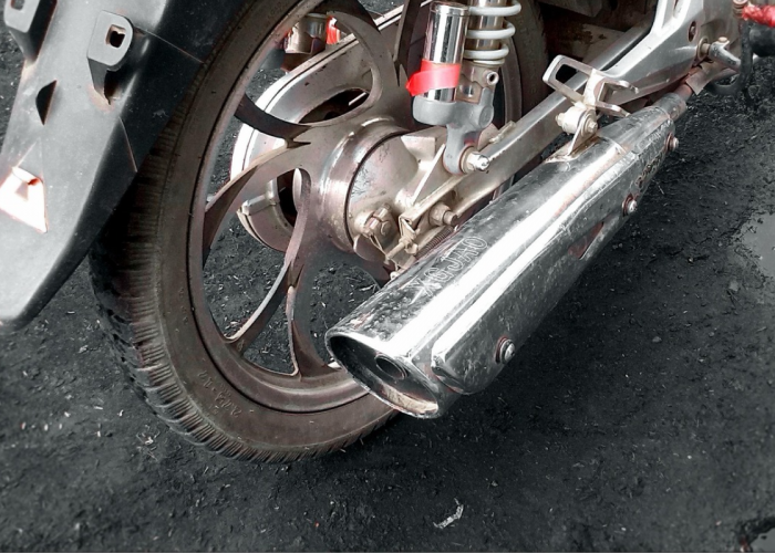 Bahaya Knalpot Motor Matic Ngebul Terus Menerus, Bisa Bikin Mesin Macet Total