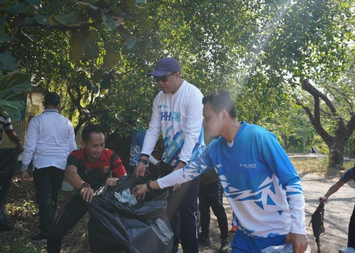 Pelindo Regional 2 Cirebon Gelar Kegiatan Jalan Santai dan Jumat Bersih