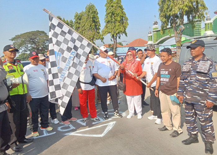 1.000 Warga Gebang Ikuti Jalan Santai HUT ke-81 RI, Ada Pengobatan Gratis dan Doorprize