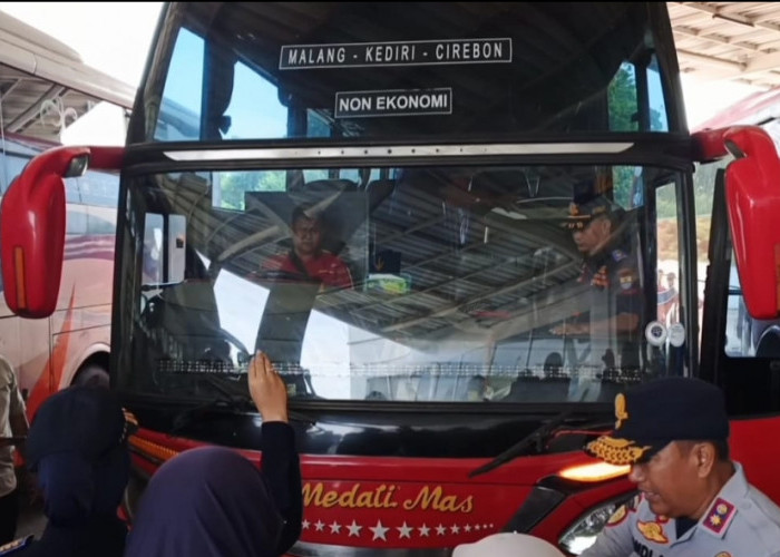 Jelang Nataru, Puluhan Bus di Cirebon Diperiksa Ketat: Tidak Layak Jalan Langsung Dilarang!