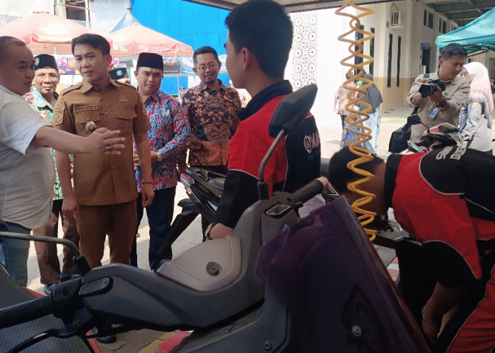 565 Siswa SMK Muhammadiyah Lemahabang Lulus, 45 Persen Sudah Kerja
