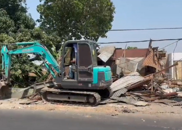 317 Bangunan Liar di Sepanjang Jalan Antasari Cirebon Ditertibkan